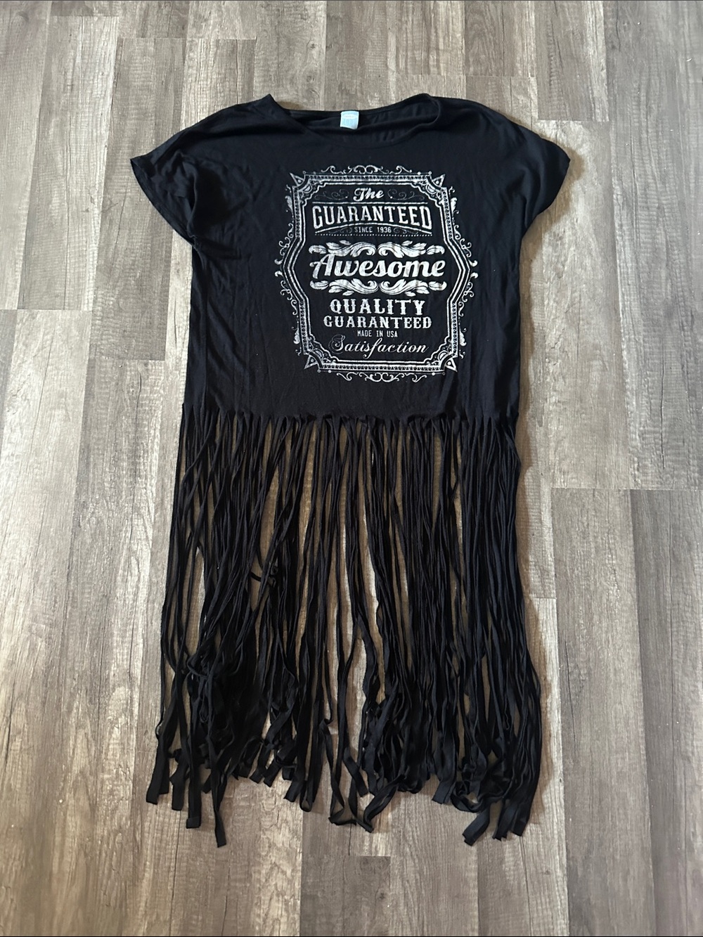 Women’s Fringe Short Sleeve Tee in size Large
